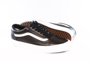Vans: Vault-Shoes: OG Old Skool LX (VLT Black)