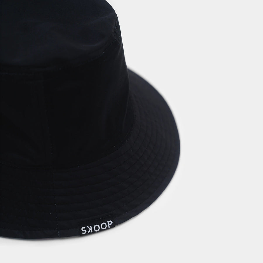 SKOOP : EEVEE CREW BUCKET HAT (WHITE/BLACK)